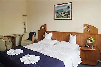 Hotel Ostseewoge 3*